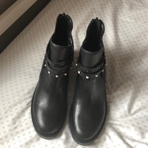 NEW Nine West Studded Cut Out Booties Boots - Picture 5 of 7